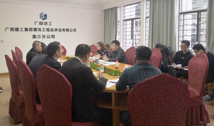 4�����ֳ����˲ӱ� ��_700x412.jpg